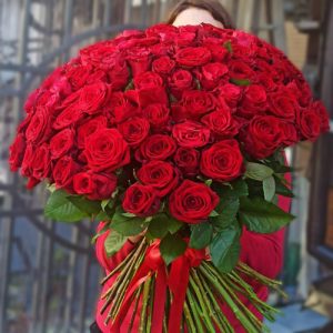 фото букета 75 красных роз в Чернигове